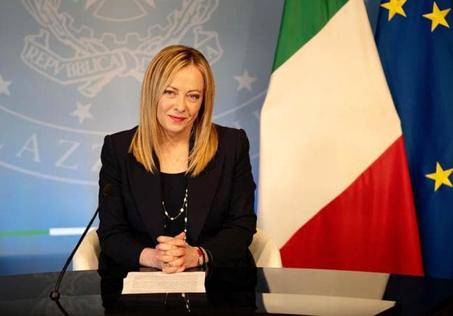 Official Italian government portrait of Prime Minister Giorgia Meloni